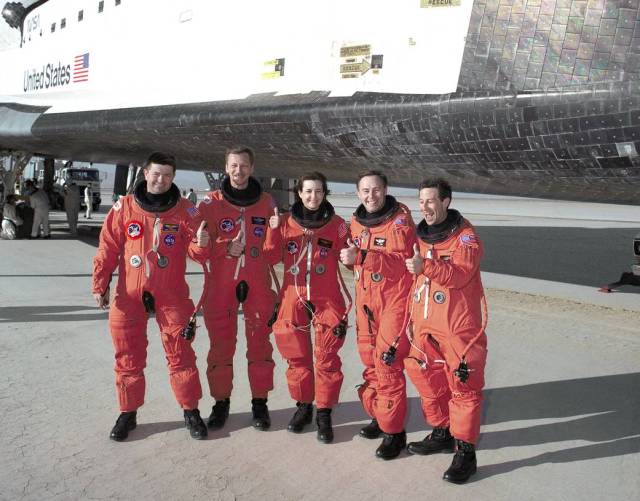 STS-37 Shuttle Crew of Atlantis after Edwards Landing