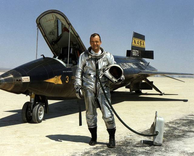 William H. Dana makes the 199th, and last, X-15 flight. He reached a speed of Mach 5.38 and an altitude of 255,000 feet. The cen