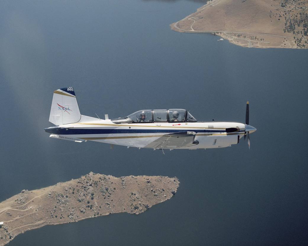 T-34C Banks Over Lake Isabella in Kern County