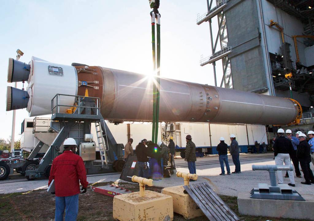 Atlas V Lifted for GOES-S