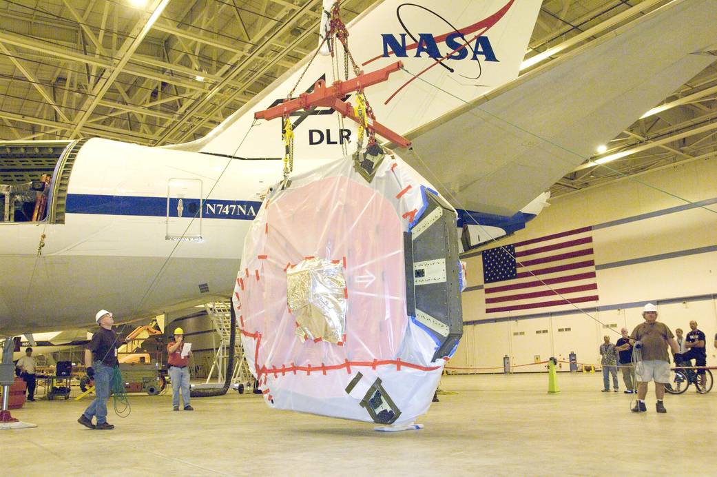 NASA Reinstalls Main Mirror in SOFIA Airborne Observatory