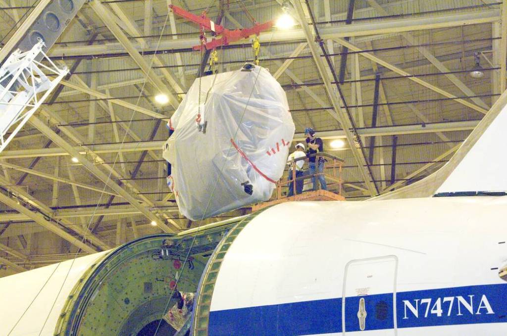 NASA Reinstalls Main Mirror in SOFIA Airborne Observatory