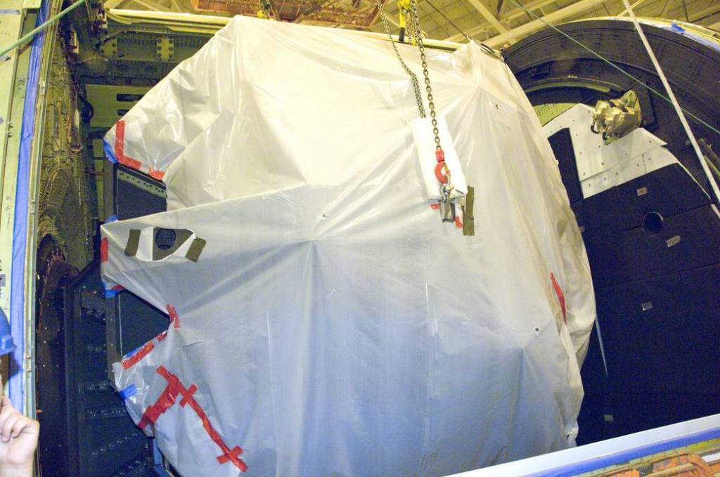 NASA Reinstalls Main Mirror in SOFIA Airborne Observatory