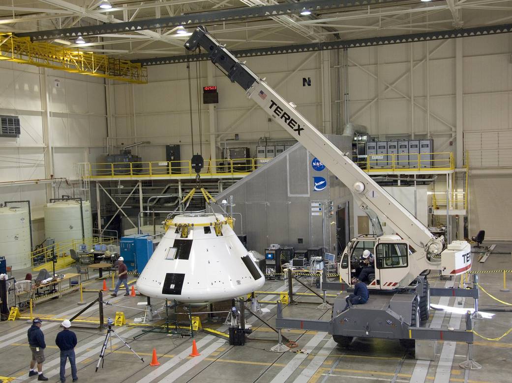 Crane Positions the Orion PA-1 Abort Flight Test Module for Mass Properties Testing