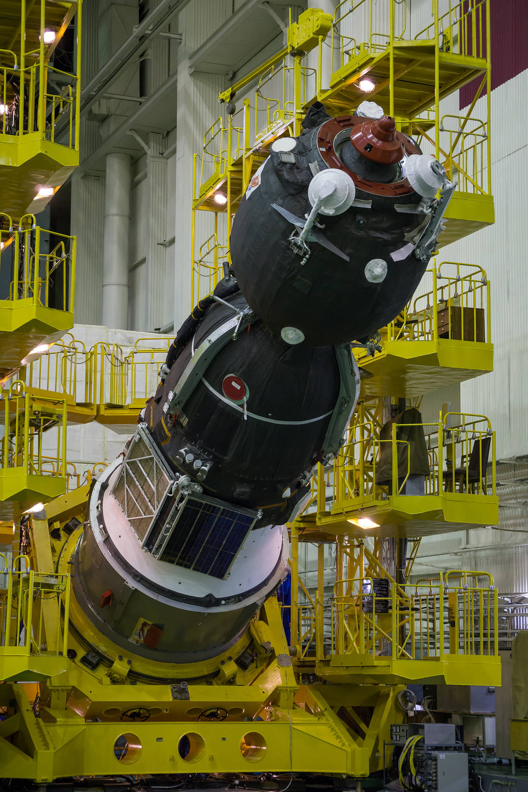 Soyuz MS-02 Spacecraft Lowered from Vertical Position