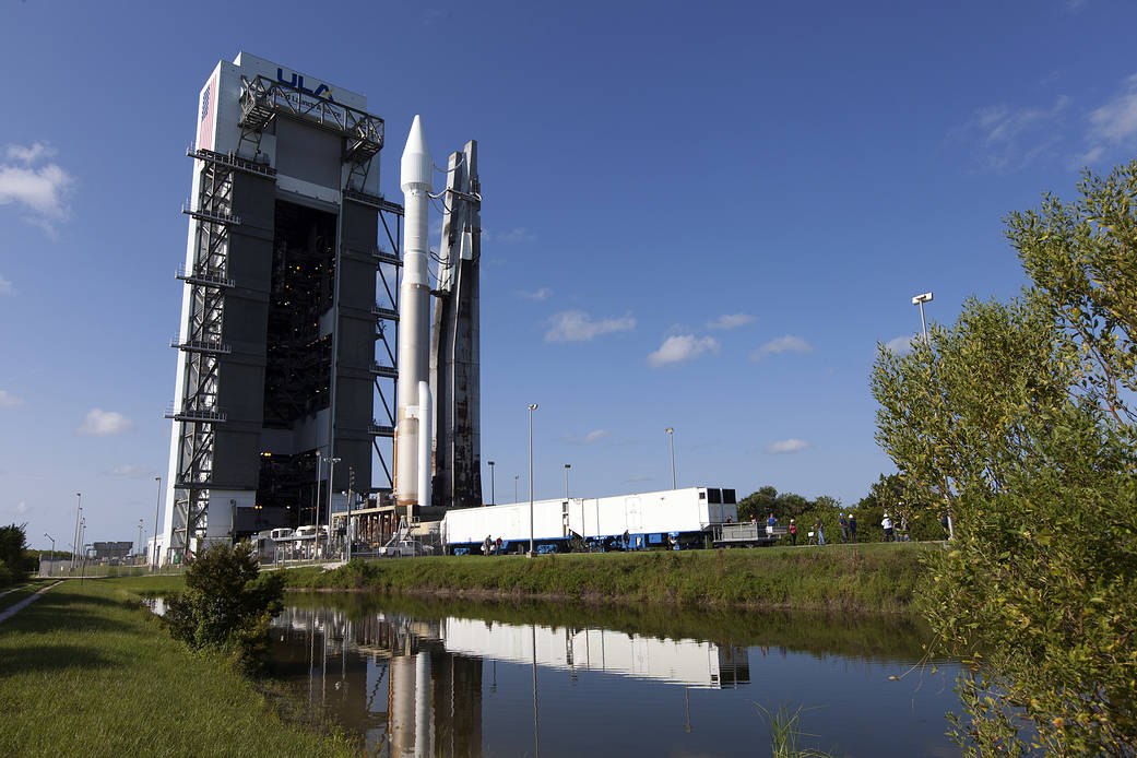 Atlas V, OSIRIS-REx Roll to Launch Complex 41