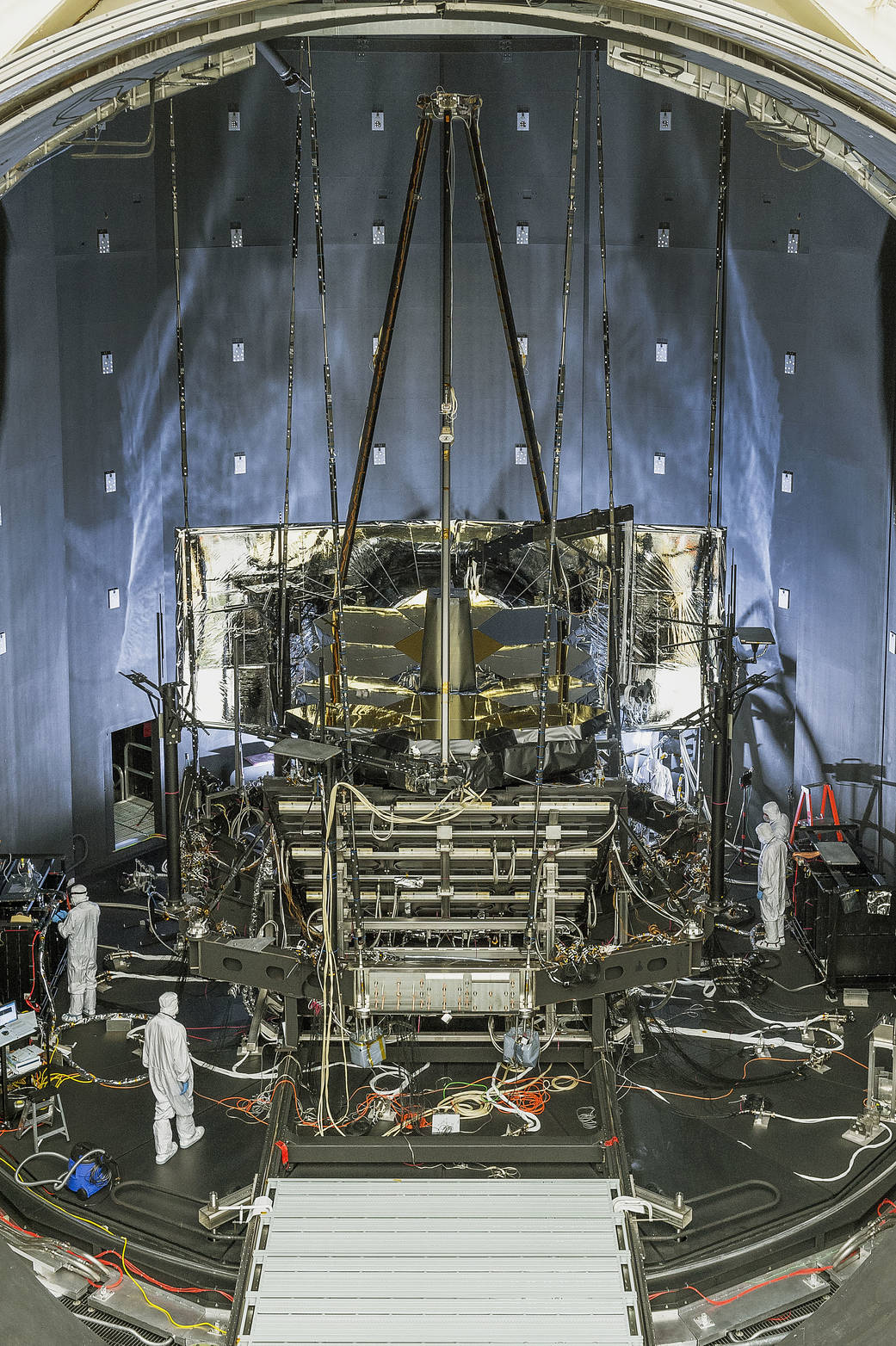 Giant chamber with telescope structure inside