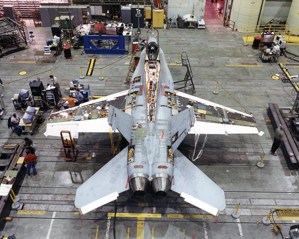 Structural Loads Testing on F/A-18 AAW Aircraft