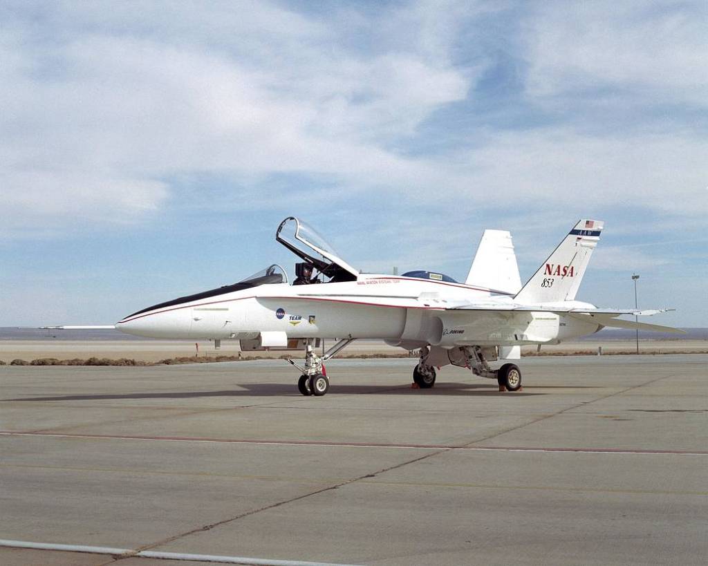 Side View of AAW’s New Paint Scheme