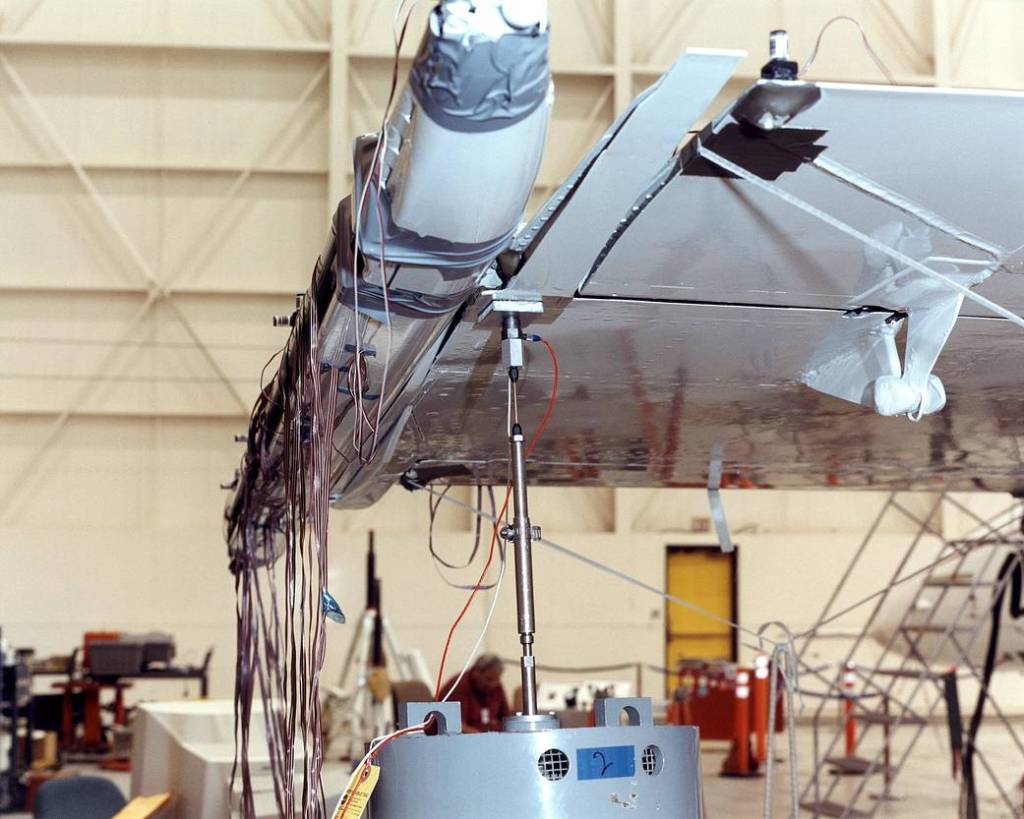 Vibration Testing on F/A-18 Active Aeroelastic Wing (AAW)