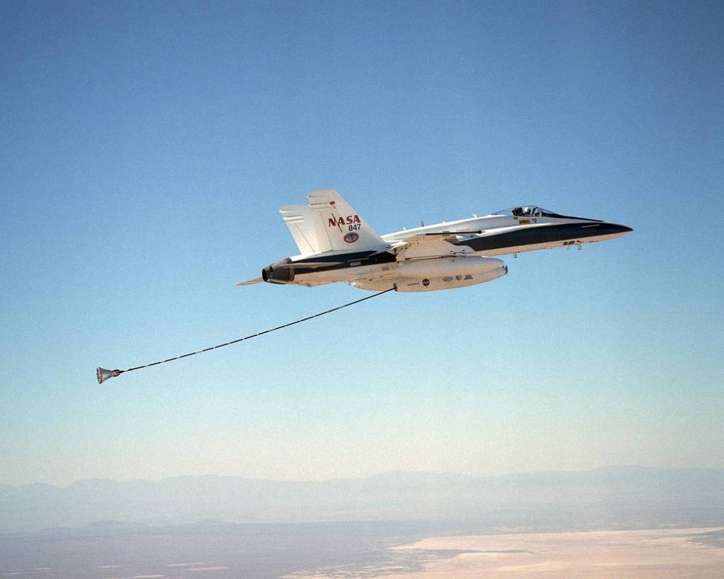 847 Used as Tanker for Autonomous Aerial Refueling (AAR)
