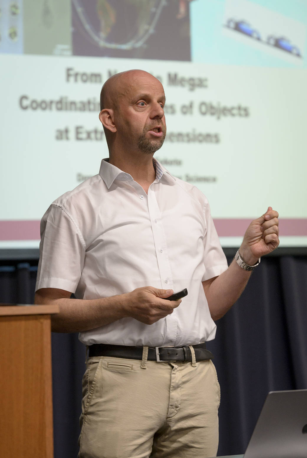 Sándor Fekete: From nano to Mega: Coordinating swarms of objects at extreme dimensions