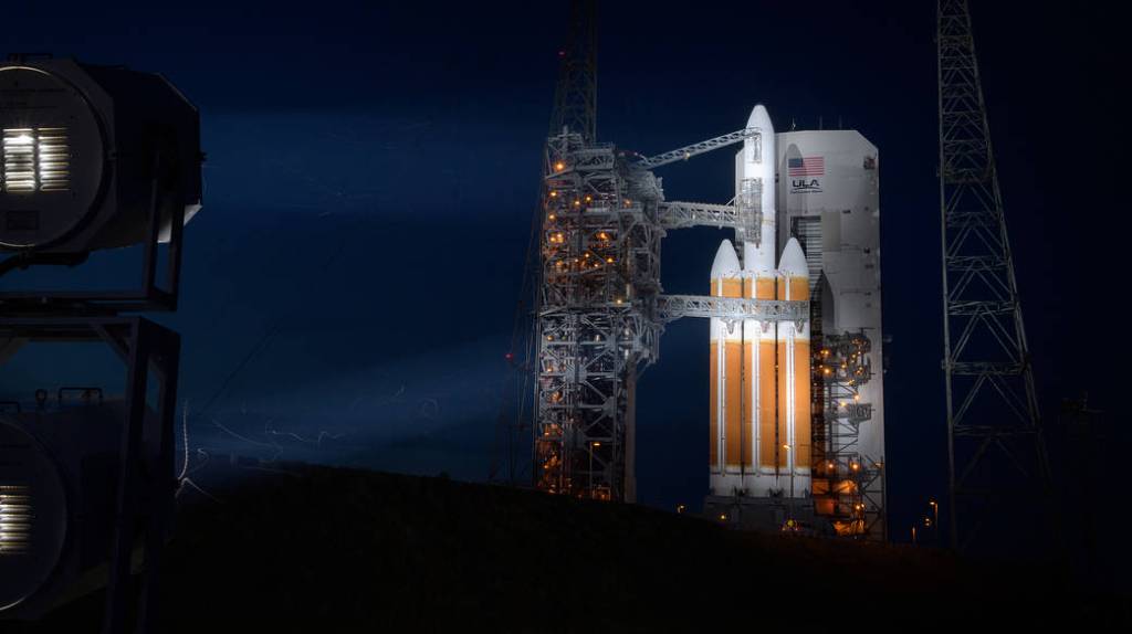 ULA Delta IV Heavy Rocket With Parker Solar Probe