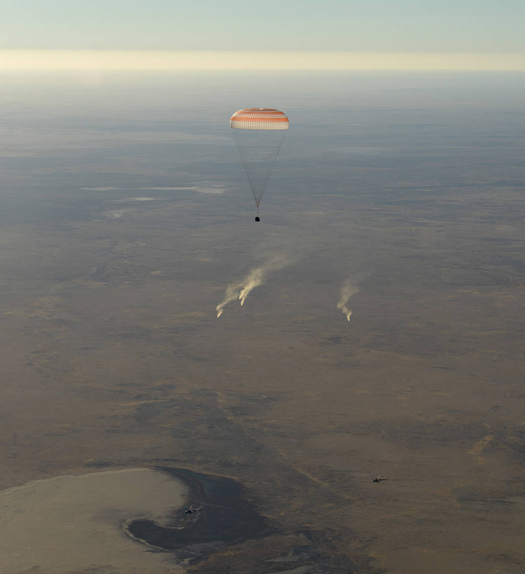 Exp. 55/56 crew lands.