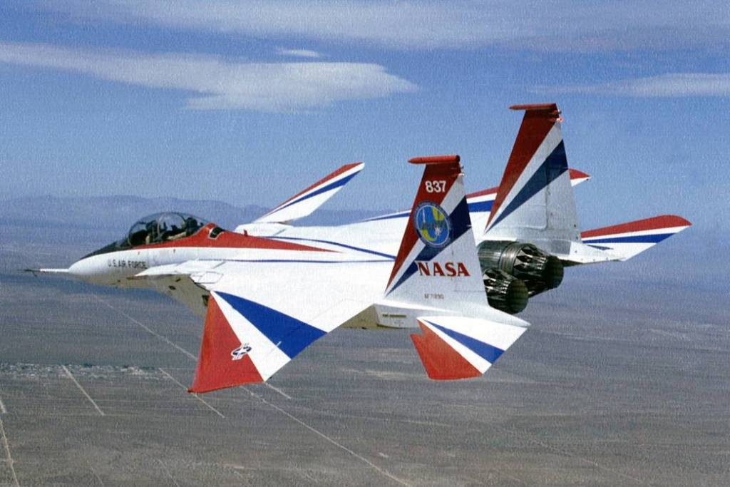 F-15B #837 Achieve First Supersonic Yaw Vectoring Flight