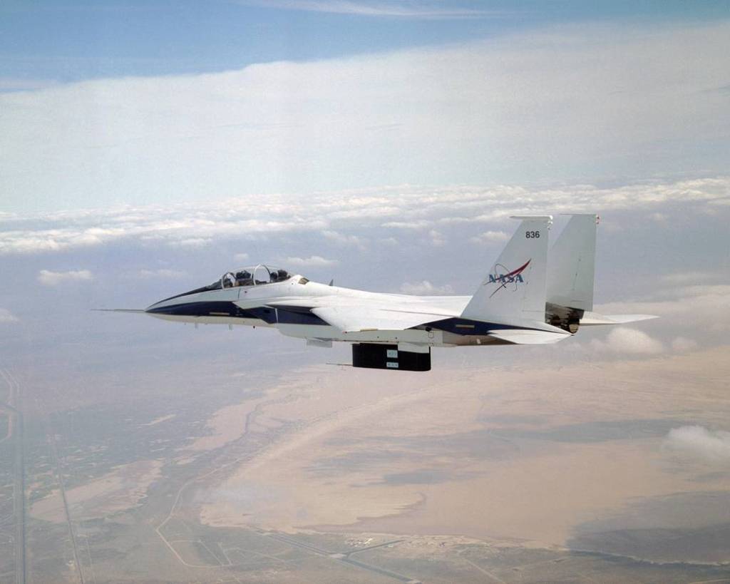 F-15B Lifting Insulating Foam Trajectory Experiment