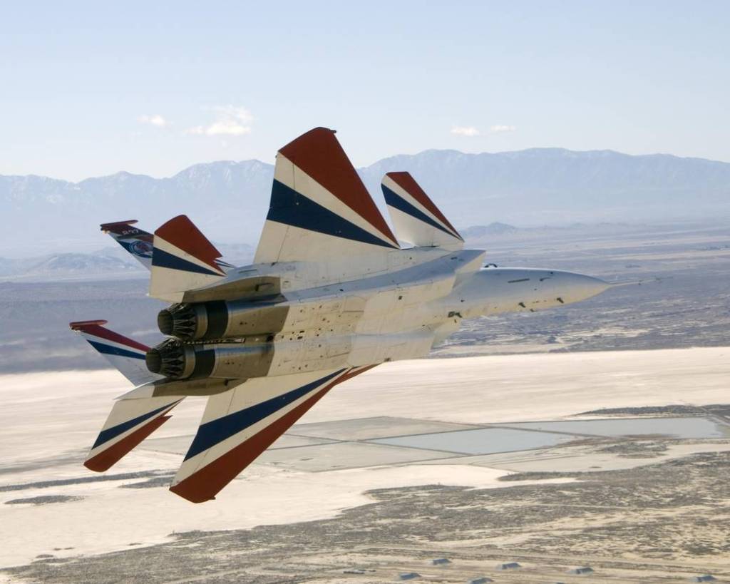 F-15B Banks During SBRDC/ECANS Flight