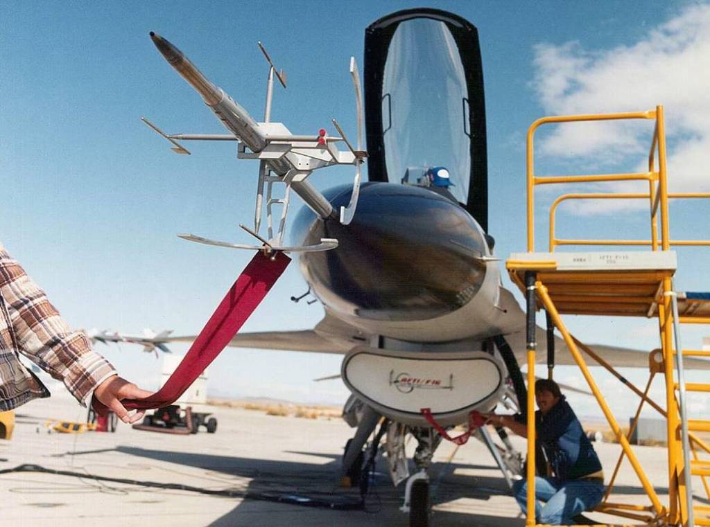 AFTI/F-16 Advanced Fighter Technology Integration
