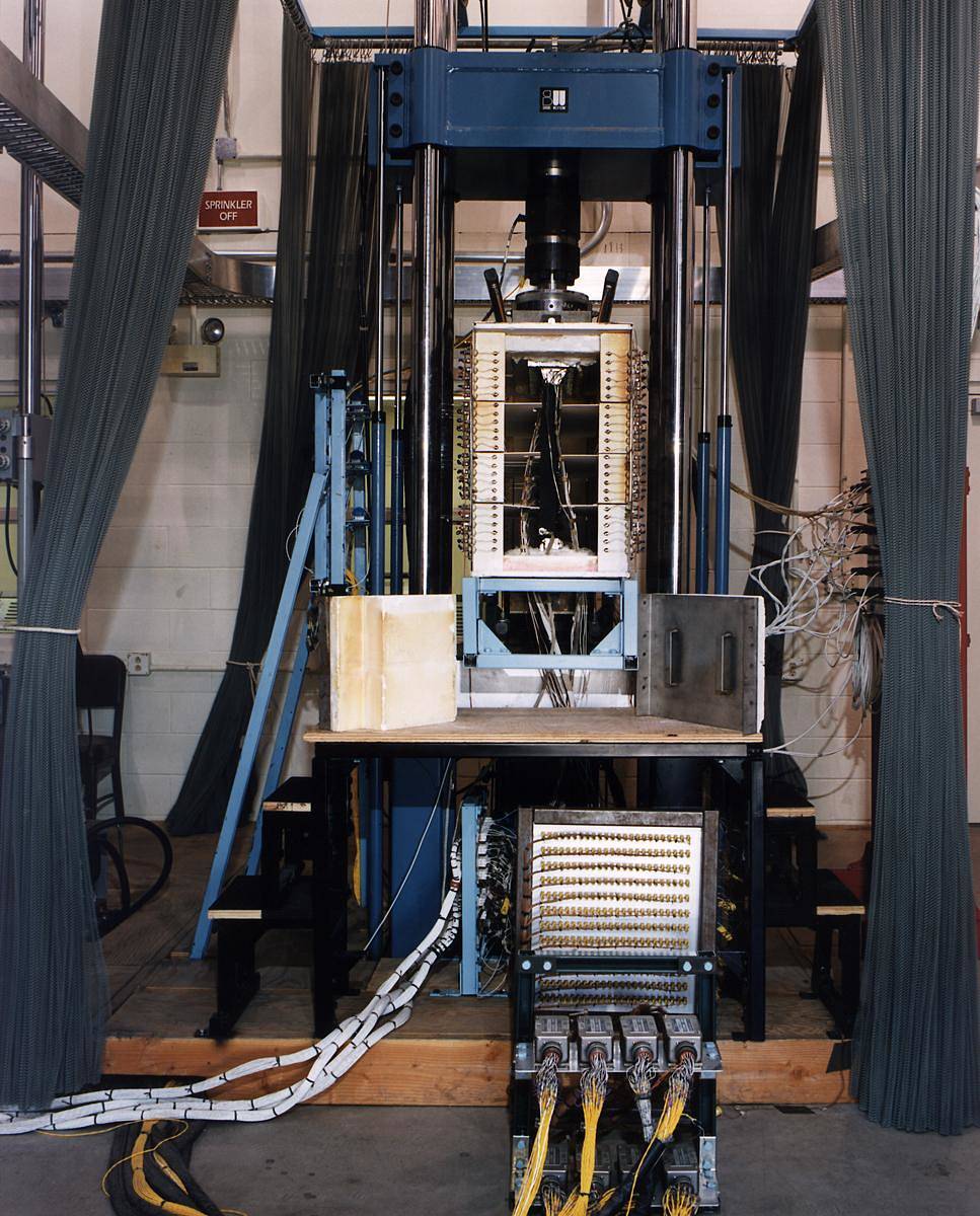 Flight Loads Laboratory