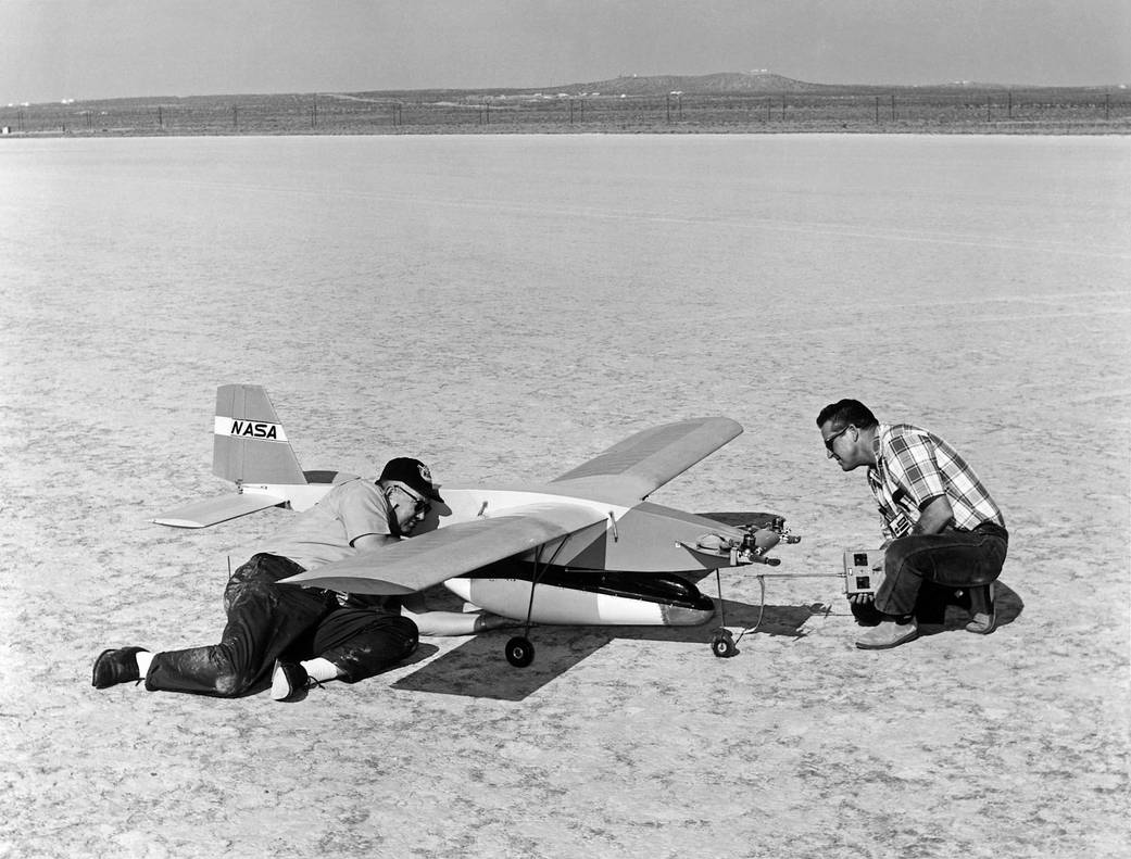 Model Builders Prepare for a Flight