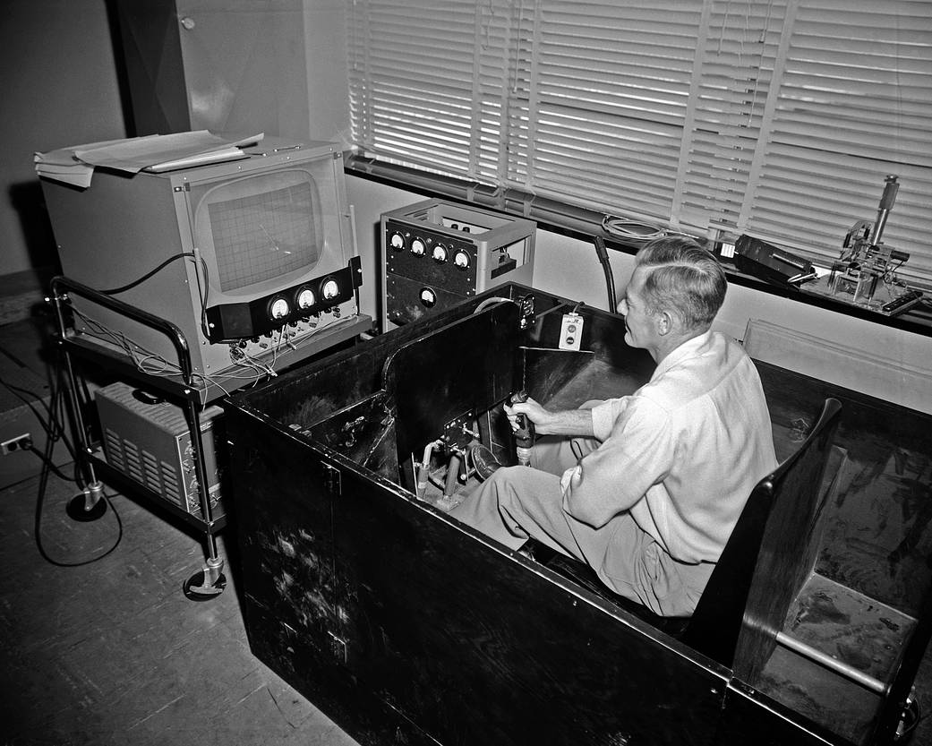 Flight Simulators- Black Box Cockpit