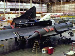 Skunkworks Technicians Install LASRE on #844