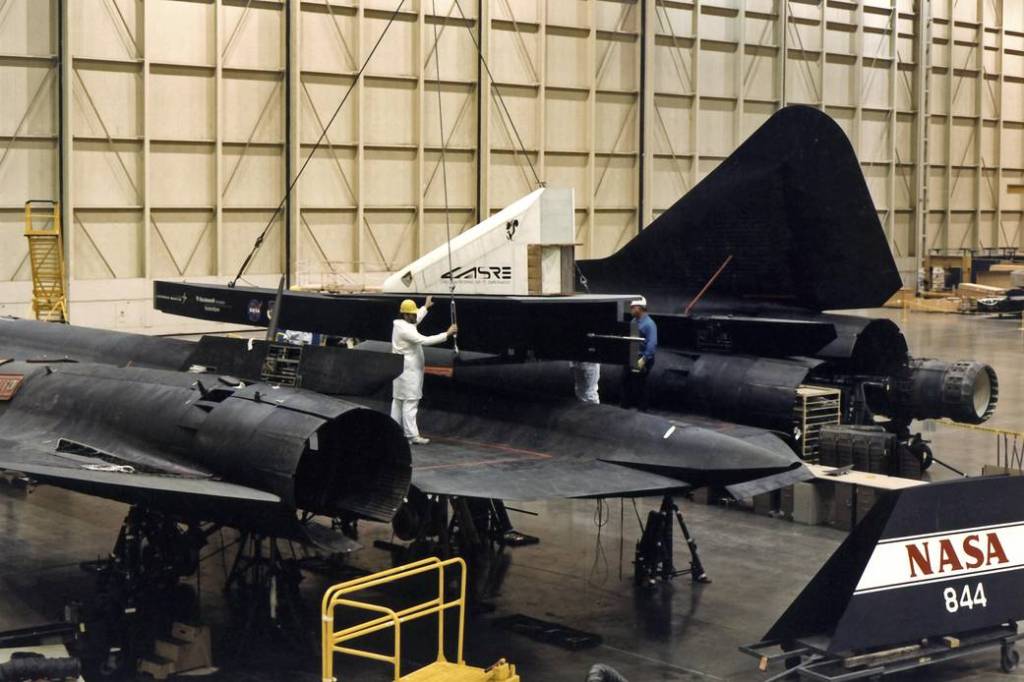 Skunkworks Technicians Perform LASRE Fit-Check on SR-71 #844
