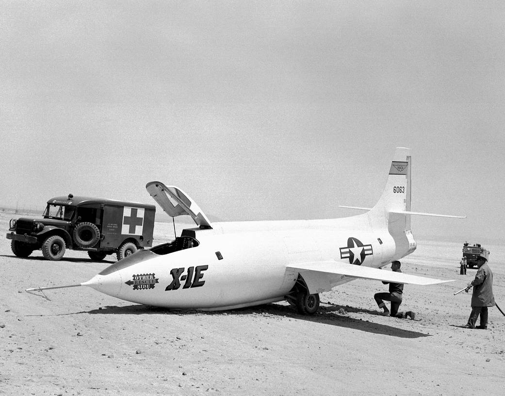 X-1E, Collapsed Nose Gear after Flight