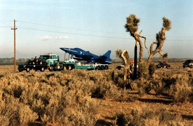 X-29 Ship #2 Transported to Ames-Dryden Flight Research Facility