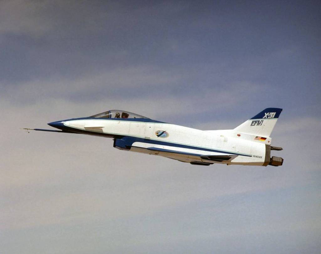 X-31 in Flight over California’s Mojave Desert