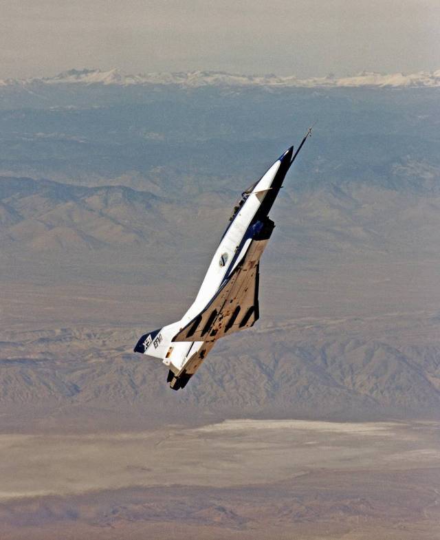 X-31 Performing the Herbst Maneuver