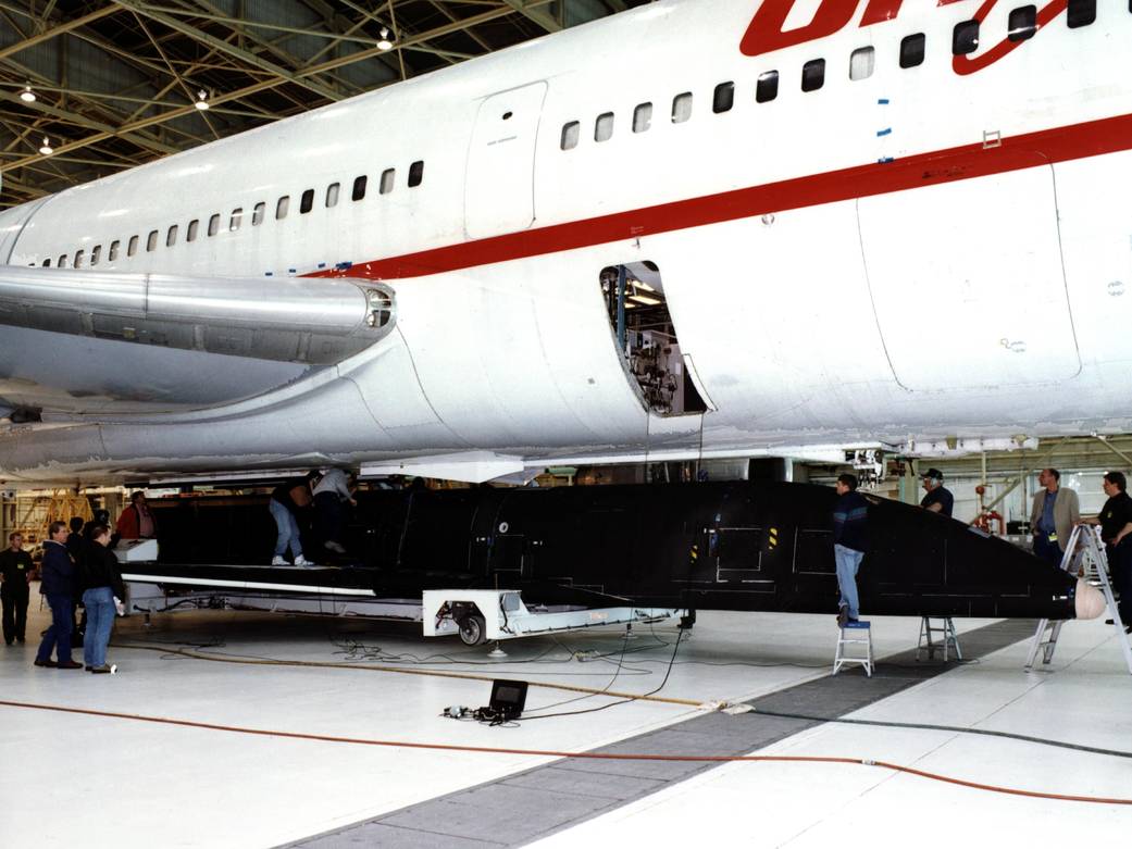 X-34 Mated with the L-1011 Mothership