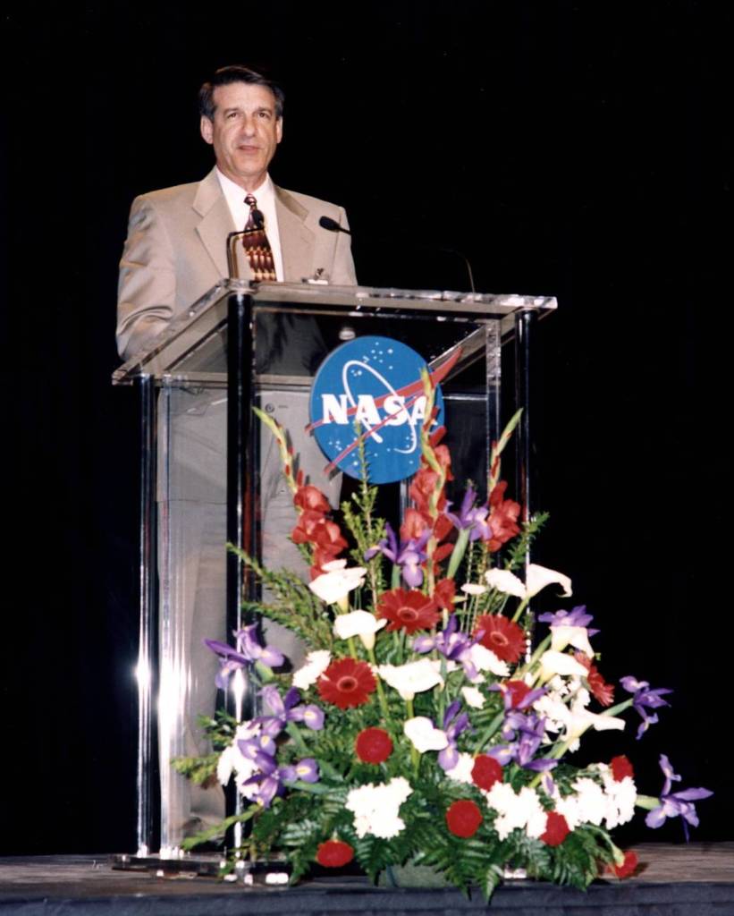 Marshall Center Director Speaks at X-34 Rollout