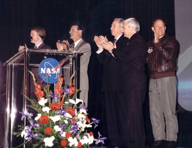 Dignitaries Celebrate the X-34 Rollout