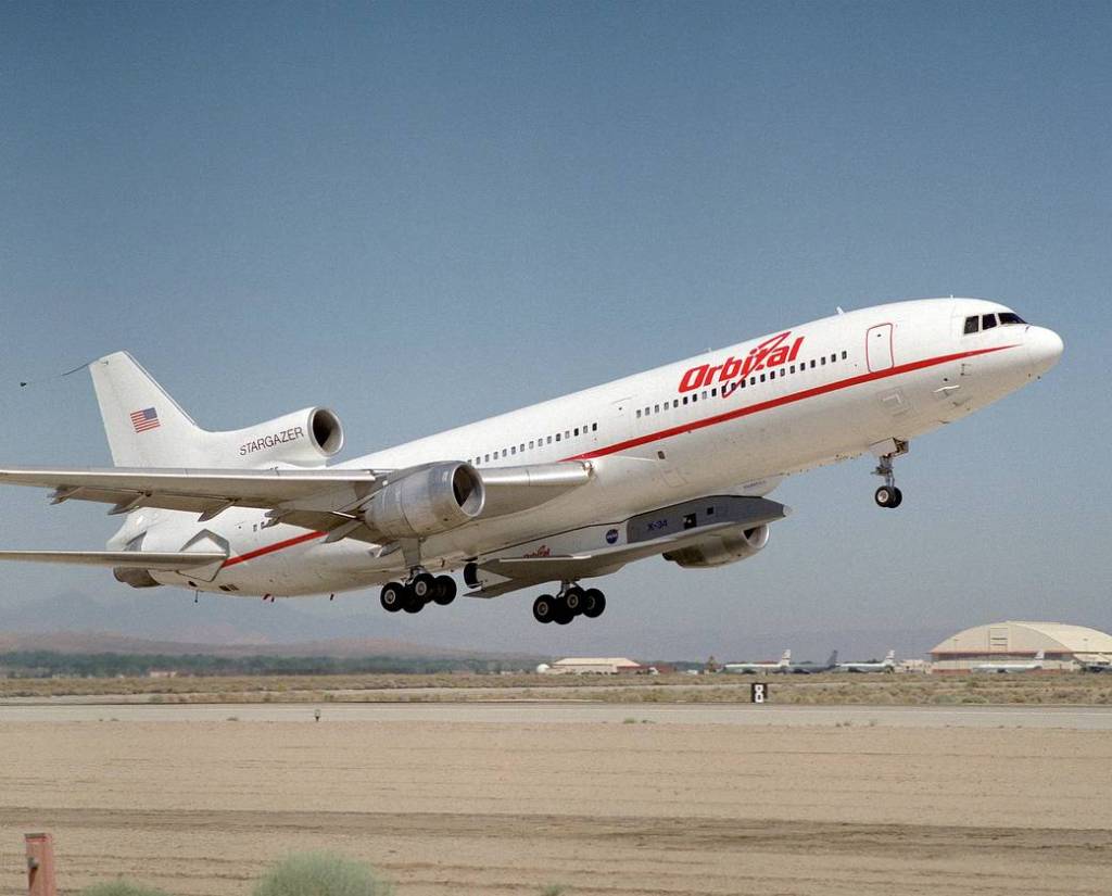L-1011 Stargazer Carries X-34 Aloft
