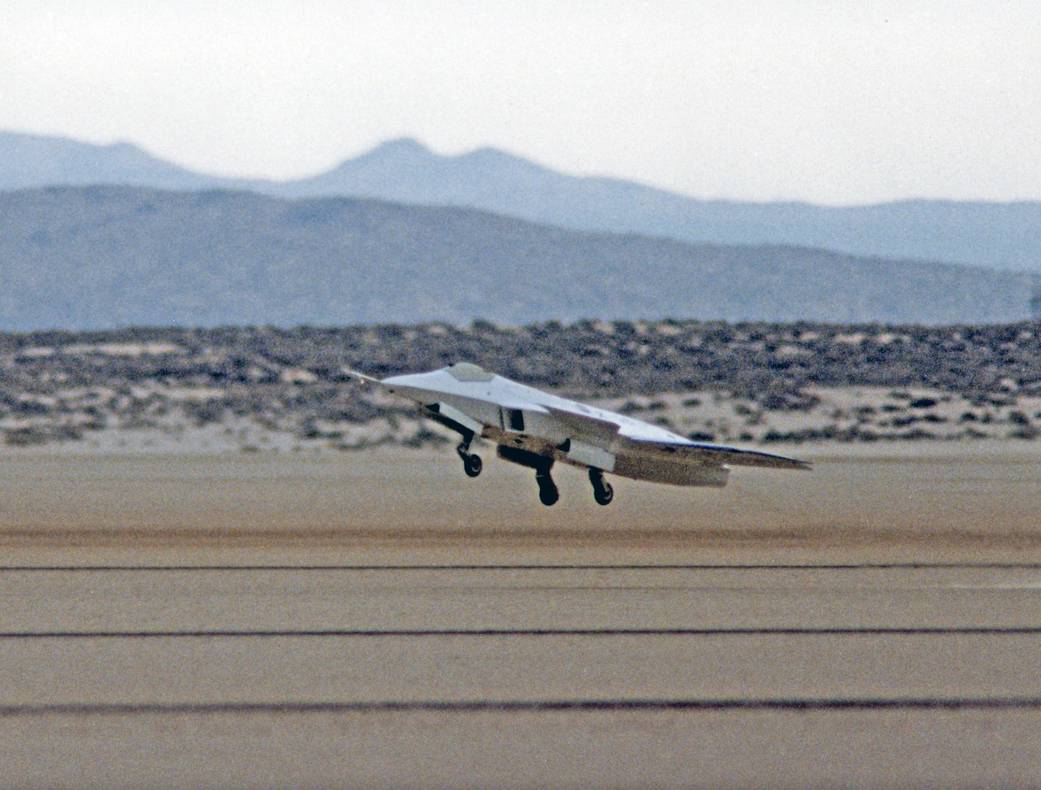 X-36 Reaches 4900 Feet on First Flight
