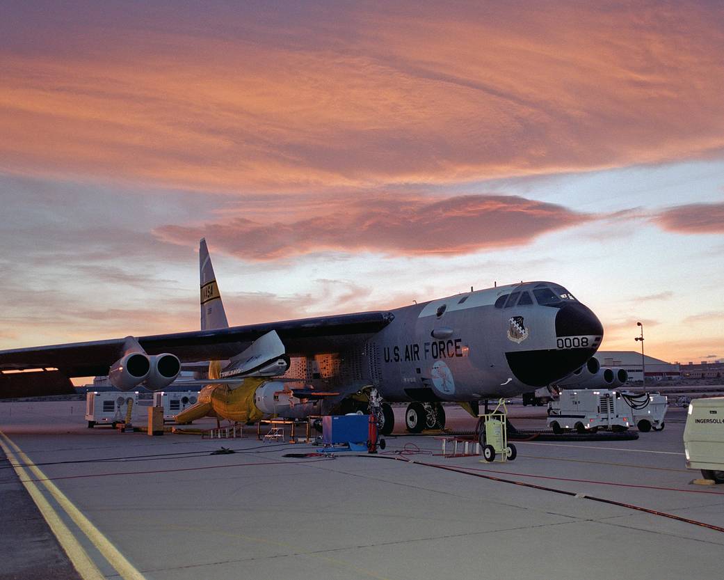 Second X-43A and Pegasus Attached to B-52B