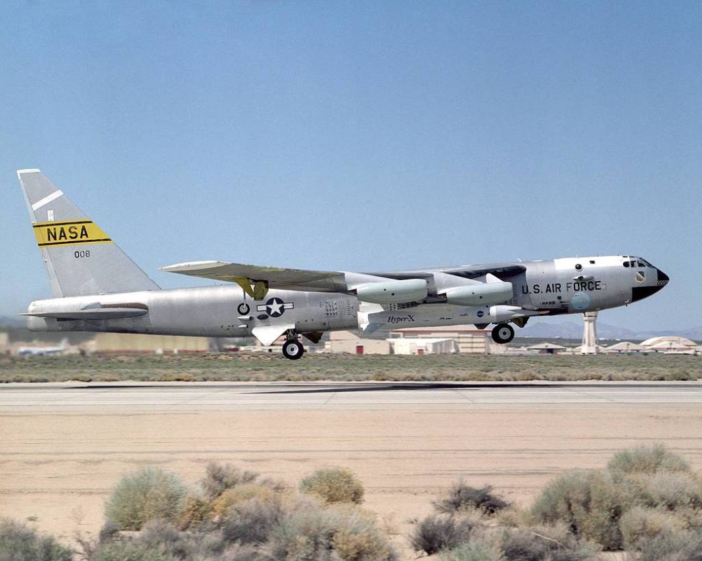 Second X-43A and Pegasus Rocket Booster Carried Aloft on B-52