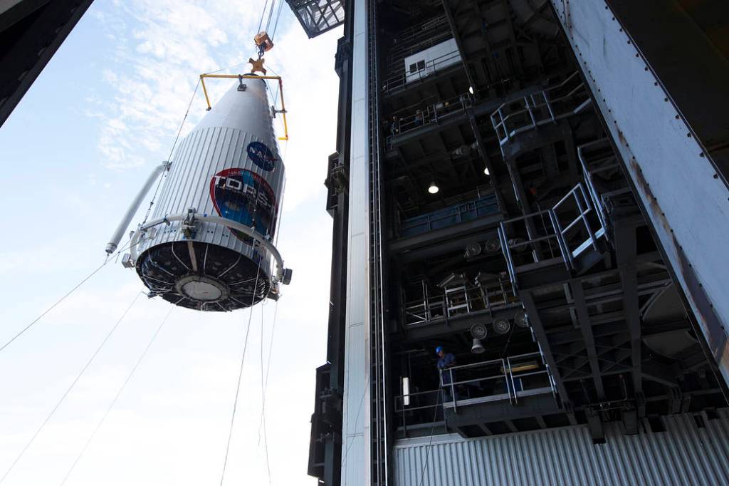 TDRS-M Mated to Atlas V