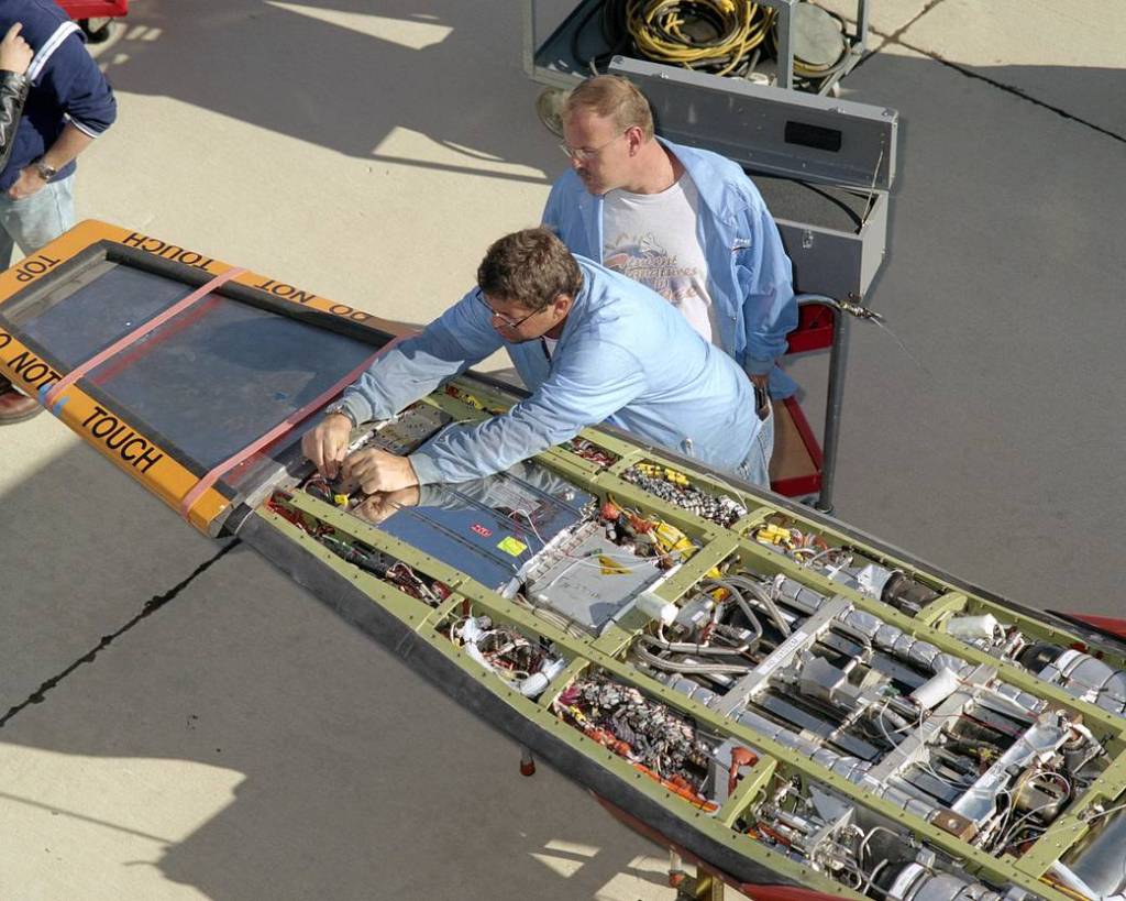 Avionics Technicians Make Final Adjustments before X-43A Flight