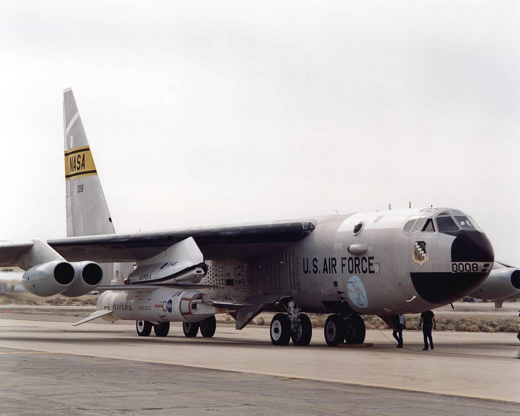 X-43A and Pegasus Booster Rocket Attached to B-52 Mothership