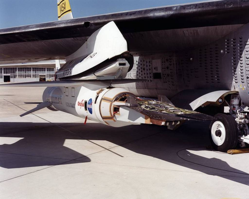 X-43A and Pegasus Booster Undergo Combined Systems Testing