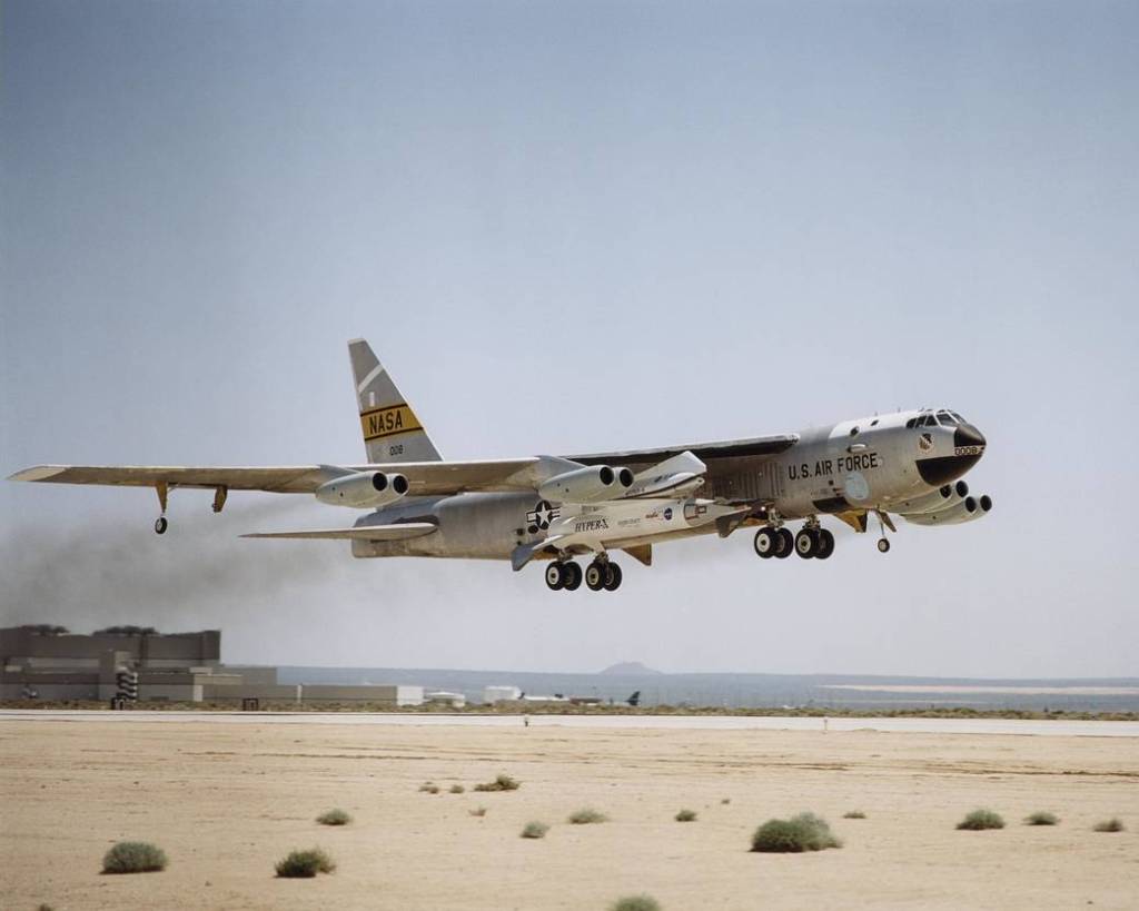 Successful First Captive-Carry for X-43A and Pegasus Rocket Booster