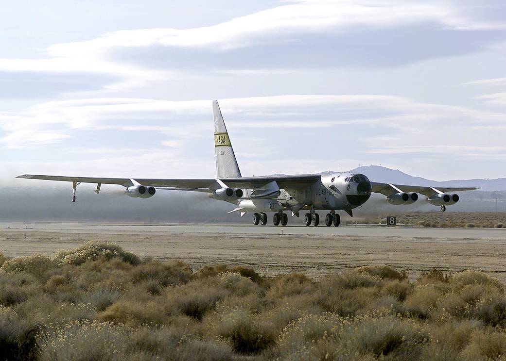 B-52 Mothership Carries X-43A Aloft