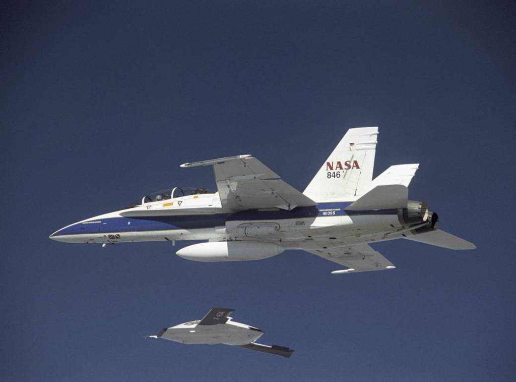 X-45A with F/A-18 Chase