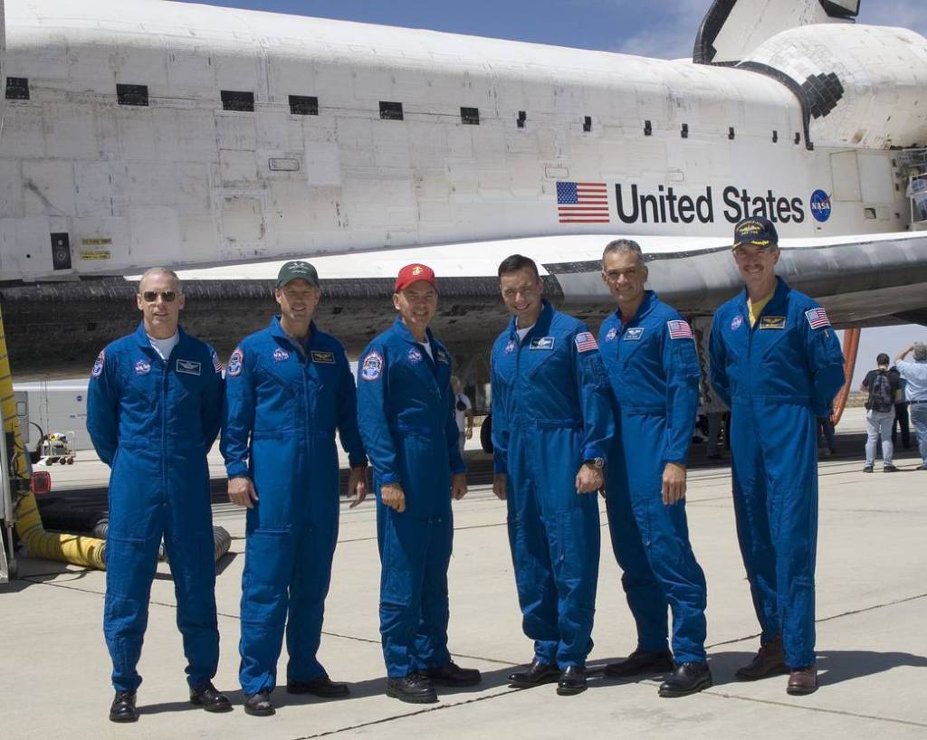 STS-117 Atlantis with Crew