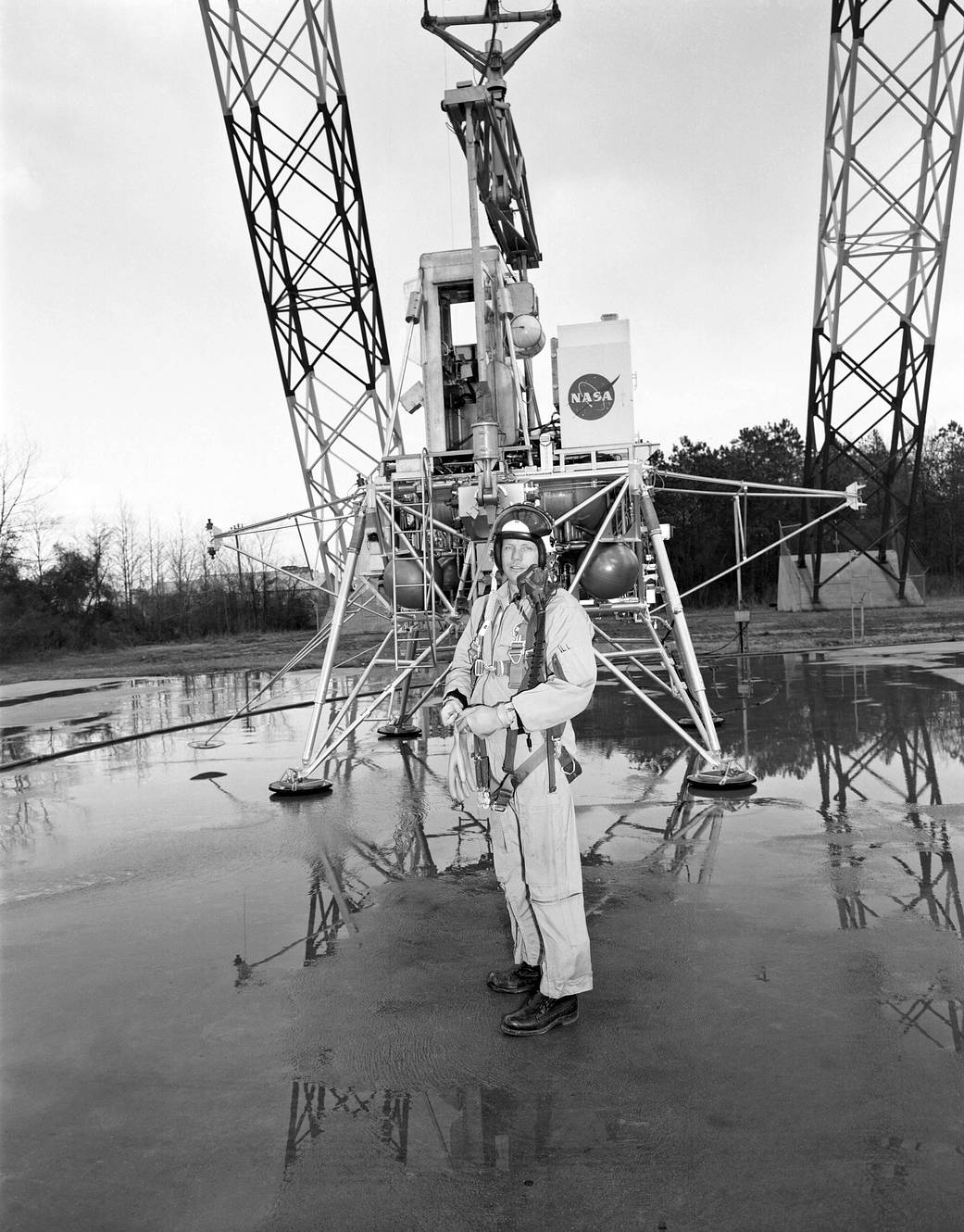The Road to Apollo - Neil Armstrong at the Lunar Landing Research Facility