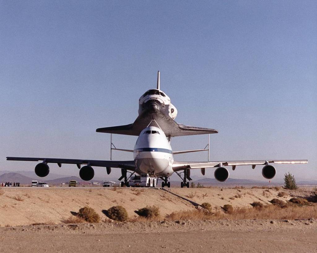 STS-92 Discovery Atop the 747 Shuttle Carrier Aircraft