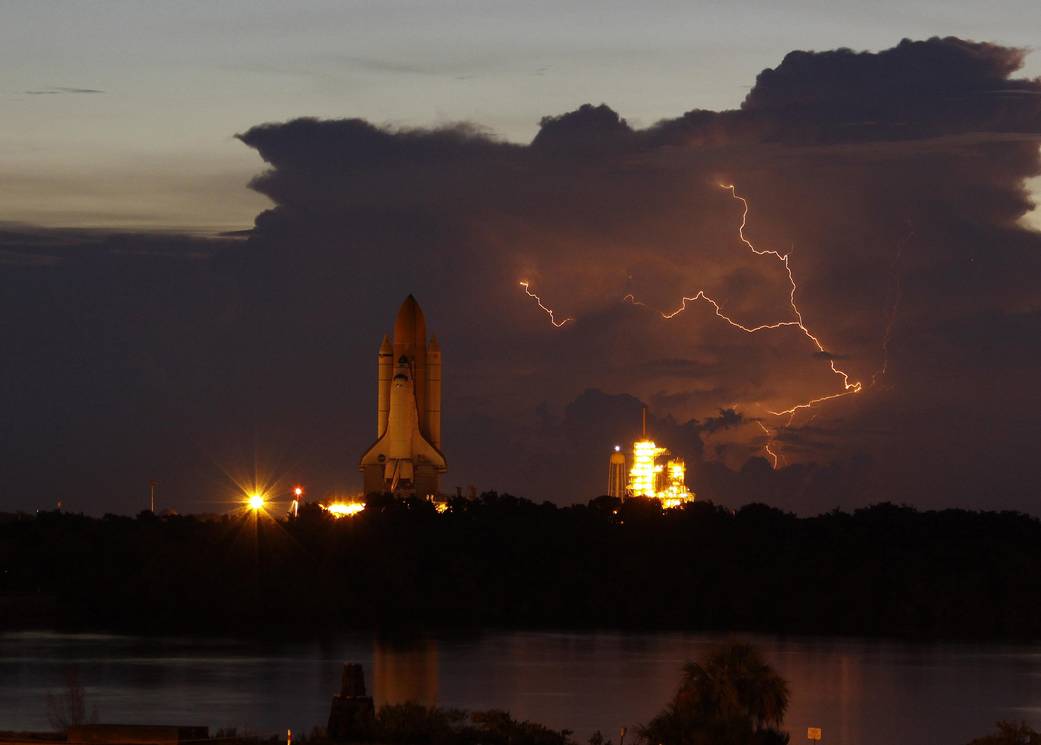 Rollout of STS-128