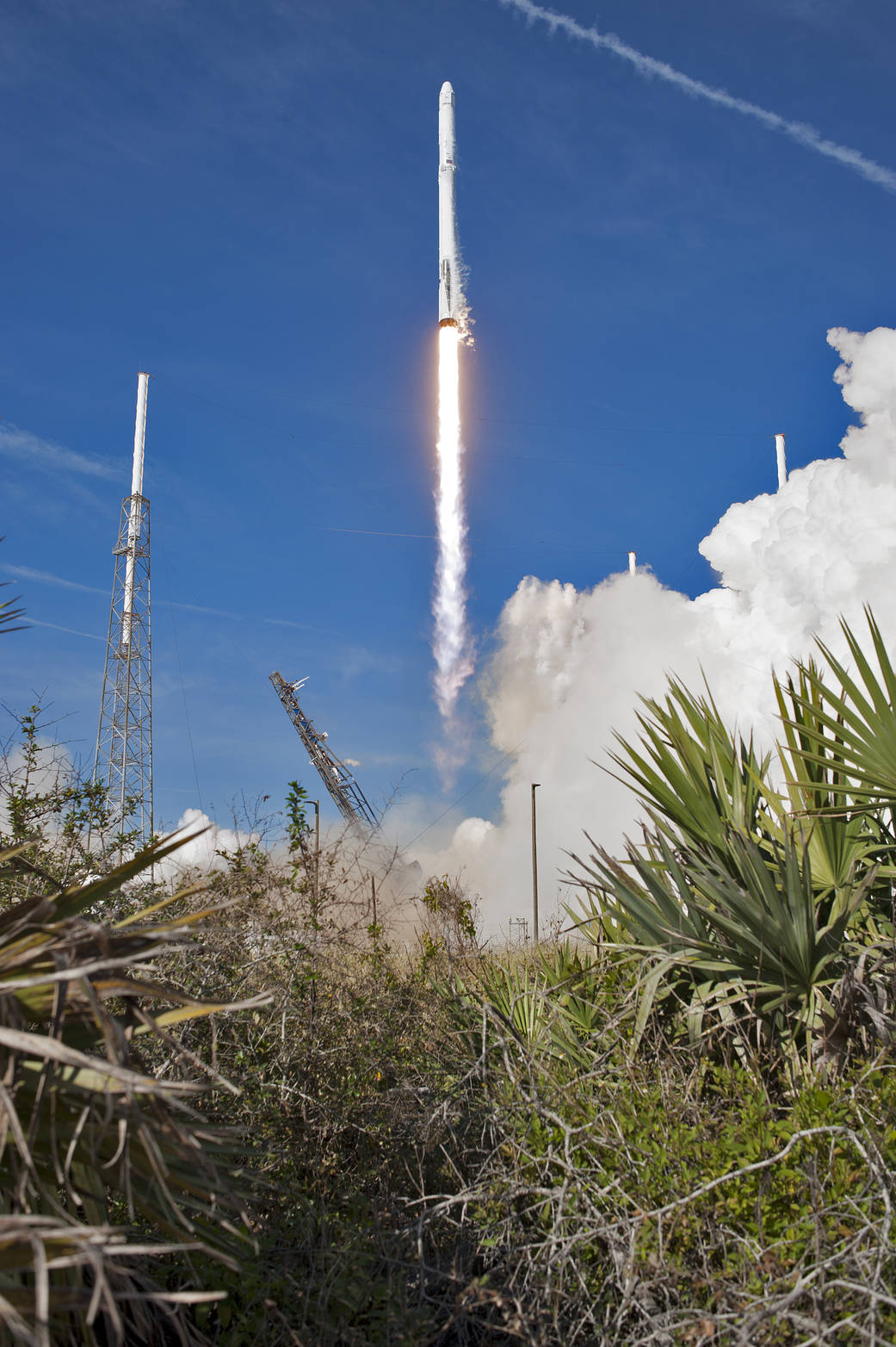 Liftoff of SpaceX rocket from Cape Canaveral